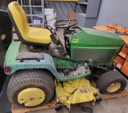 1995 JOHN DEERE MOWER WITH 1993 ROTARY BROOM
