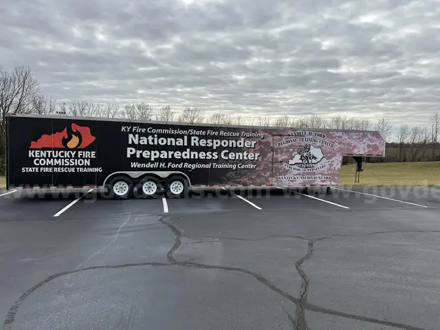 2652KW 2003 Haulmark Enclosed Trailer