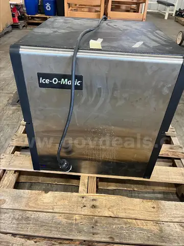 ICE-O-MATIC ICE MACHINE (FOOD SERVICE SN04122)