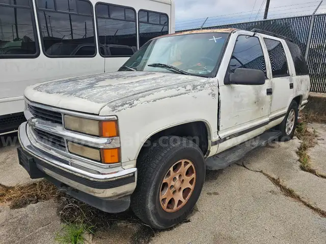 1997 Chevrolet Tahoe (ABANDON VEHICLE) ( NO KEYS AND NO TITLE)