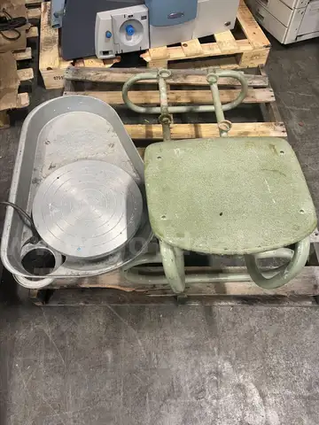 POTTER&#x27;S WHEEL