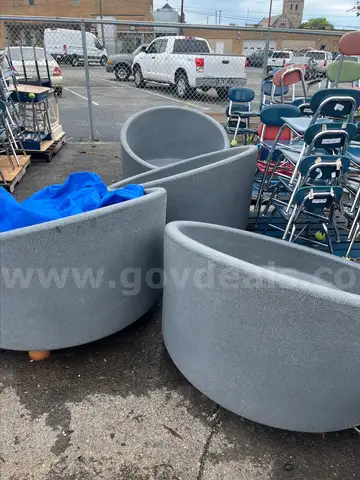 (4) BIG JOE LOUNGERS