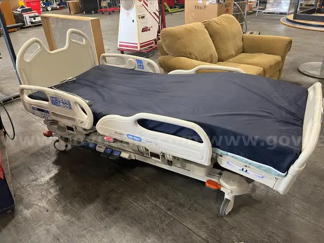 HILL-ROM VINSA HOSPITAL BED (NOT WORKING)