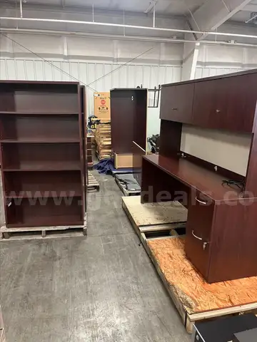 SET OF MATCHING OFFICE FURNITURE WITH KEYS