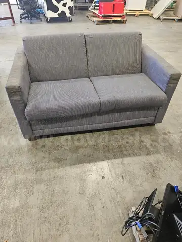 LOVESEAT (56IN LONG)