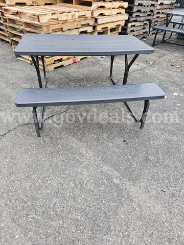 53&#x22; PLASTIC PICNIC TABLE
