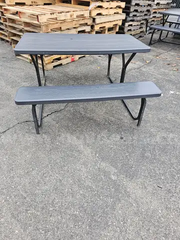 53&#x22; PLASTIC PICNIC TABLE
