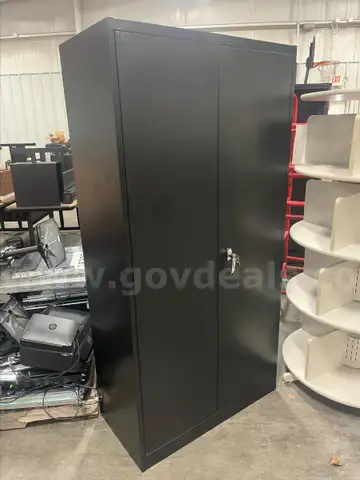METAL STORAGE CABINET  (72IN H X 36IN W X 18IN D)