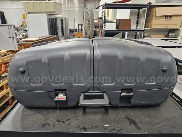 PEAVEY ESCORT PORTABLE AUDIO SYSTEM