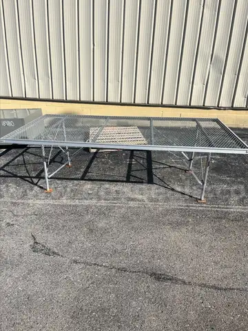 4 x 8 METAL TABLE