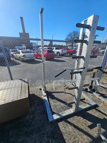 SQUAT RACK