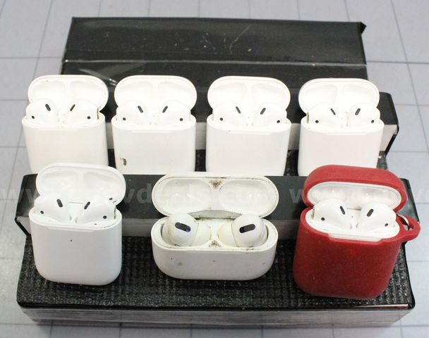 (7) Sets of Apple Air Pods/etc., Approx. 1 lb., #30855 | AllSurplus