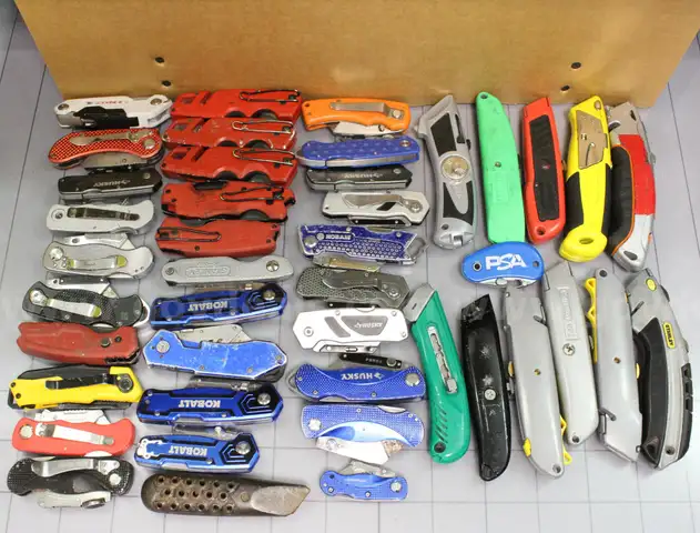 Approx. 11 lbs. of Assorted Box Cutters/Utility Knives, #34167, **PICK UP ONLY**