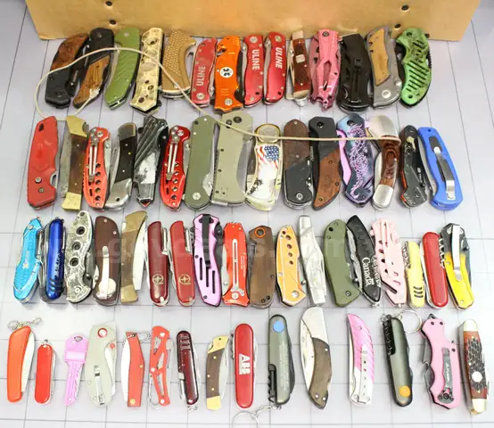 Approximately 13 lbs. of Assorted Knives, #34170, **PICK UP ONLY**