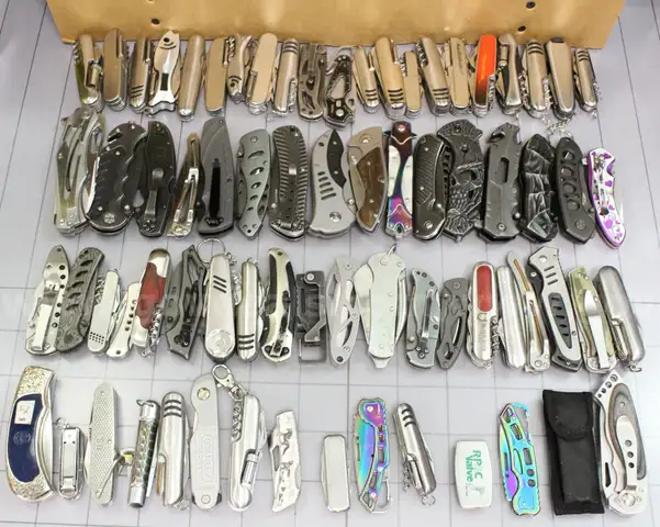 Approx. 15 lbs. of Assorted Silver Tone Knives, #34172, **PICK UP ONLY**