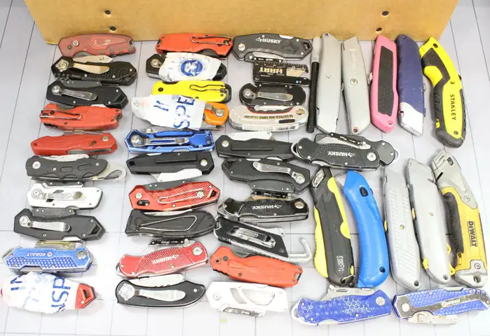 Approx. 11 lbs. of Assorted Box Cutters/Utility Knives, #34318, **PICK UP ONLY**