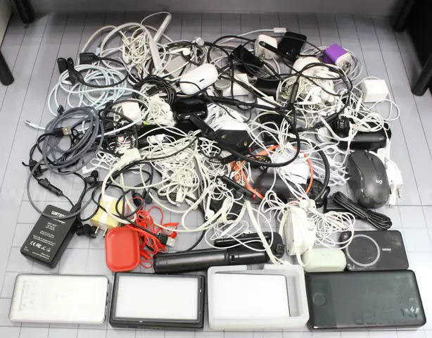 Approx. 8 lbs. of Misc. Electronics/Access./Etc., #33725, **PICK UP ONLY**