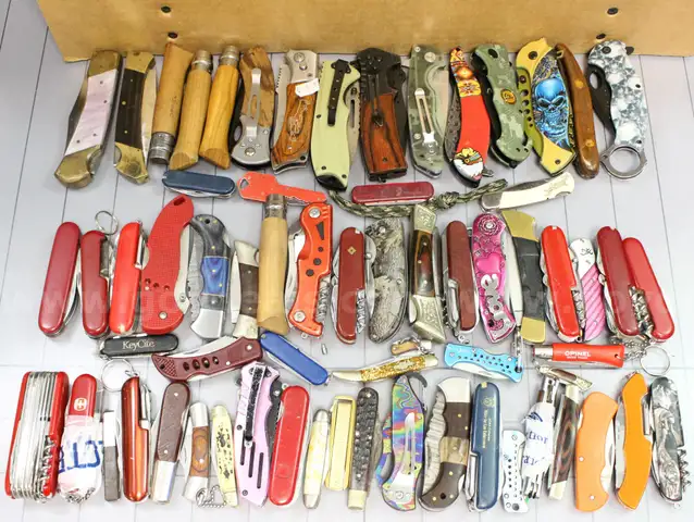 Approximately 11 lbs. of Assorted Knives, #34442, **PICK UP ONLY**