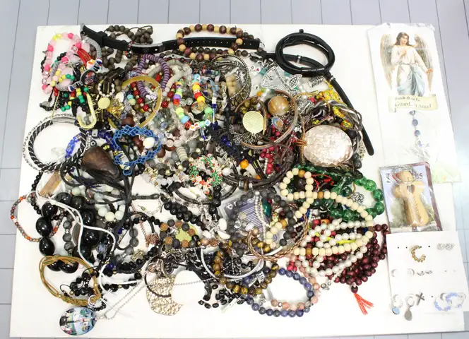 Approx. 4 lbs. of Asst. Costume Jewelry, #33634