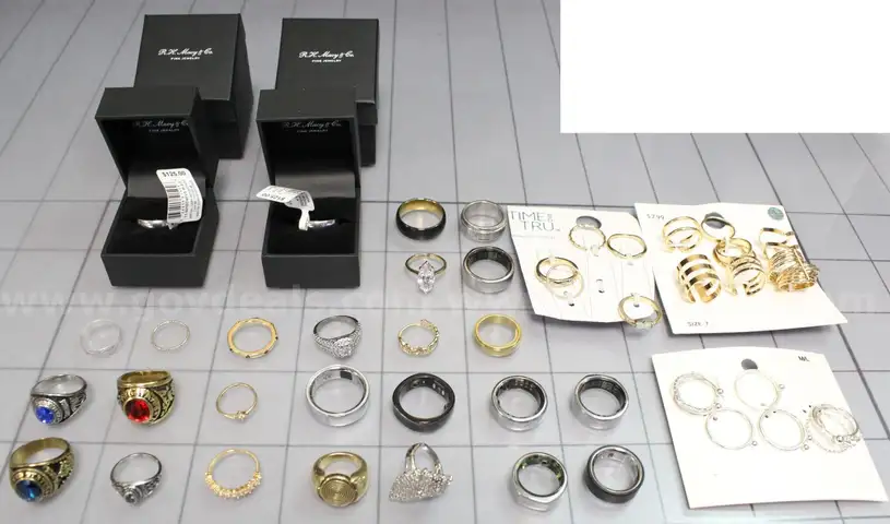 Approx. 1 lb. of Assorted Rings, #33669