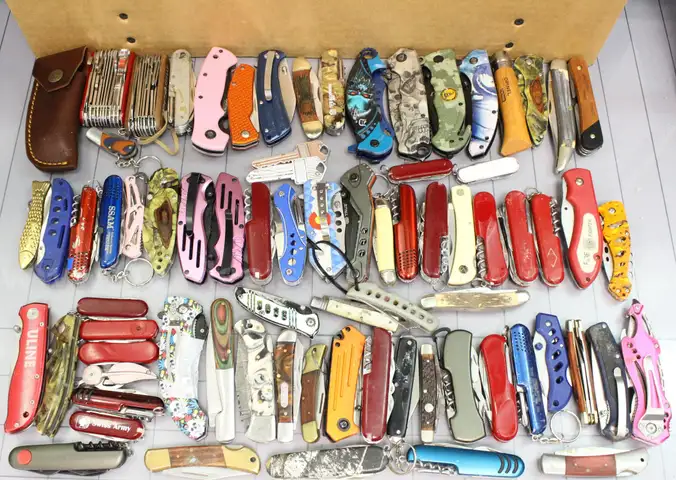 Approximately 12 lbs. of Assorted Knives, #33803