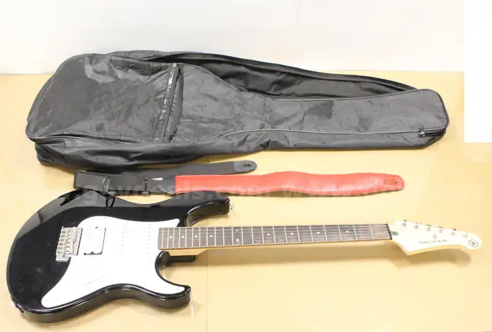 Yamaha Pacifica Series PAC112V Electric Guitar, #34643, **PICK UP ONLY**