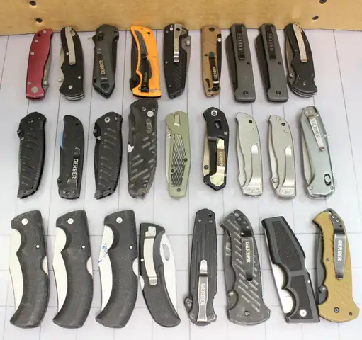 Approx. 6 lbs. of Assorted Gerber Knives/etc., #33819