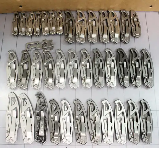 Approx. 6 lbs. of Assorted Gerber Knives/etc., #33825