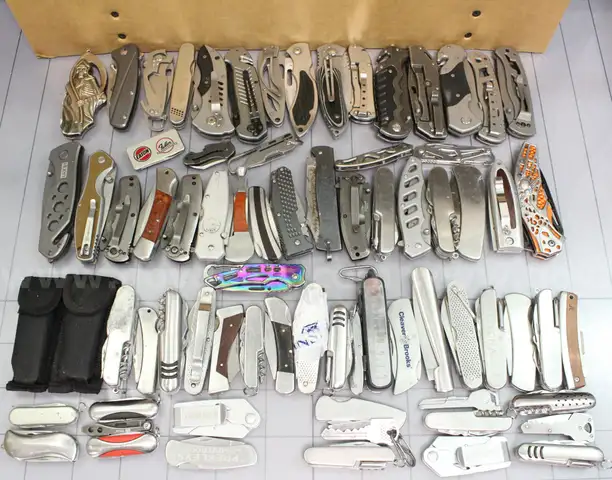 Approximately 13 lbs. of Assorted Silver Tone Knives, #33853