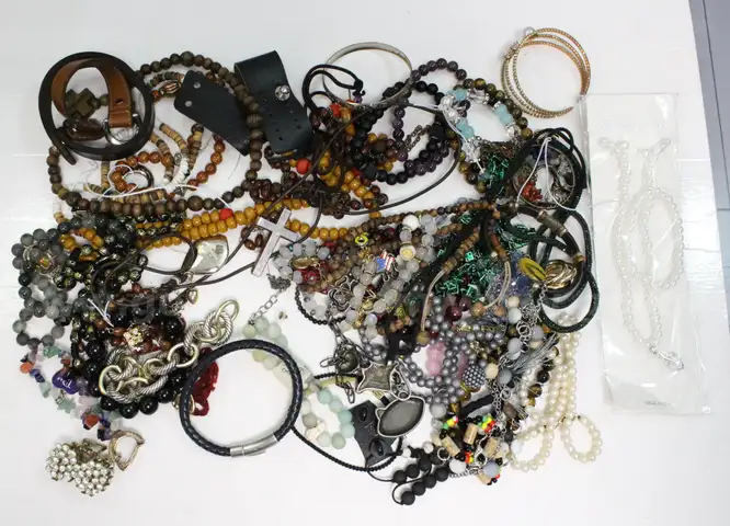 Approximately 2 lbs. of Asst. Costume Jewelry, #34052