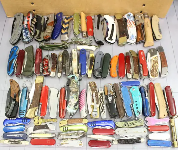 Approximately 12 lbs. of Assorted Knives, #33806