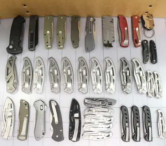 Approx. 6 lbs. of Assorted Gerber Knives/etc., #33972