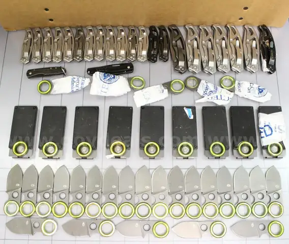 Approx. 6 lbs. of Assorted Gerber Knives/etc., #33979