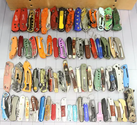 Approximately 12 lbs. of Assorted Knives, #33935