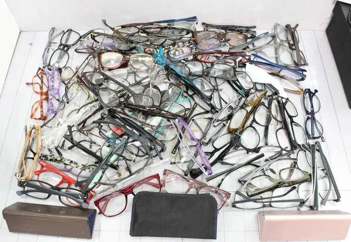 Approx. 6 lbs. of Assorted Eye/Reading glasses, #33387
