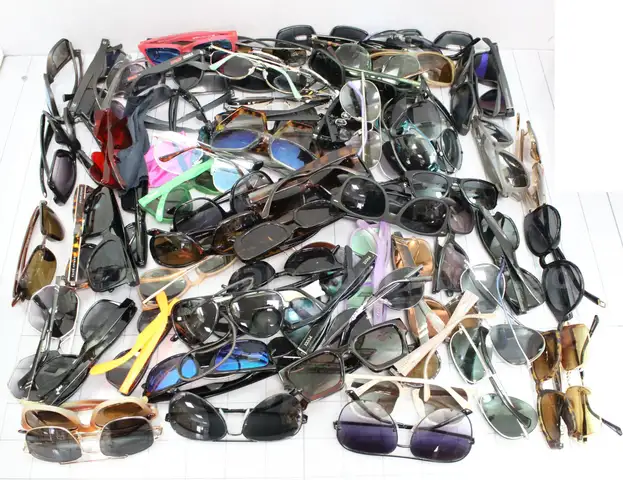 Approx. 5 lbs. of Assorted Sunglasses, #33388