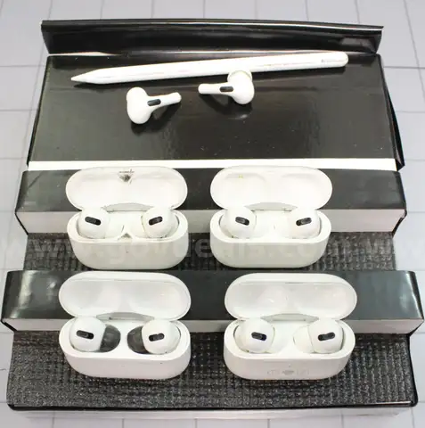 (4) Sets of Apple Air Pods/etc., Approx. 1 lb., #33958