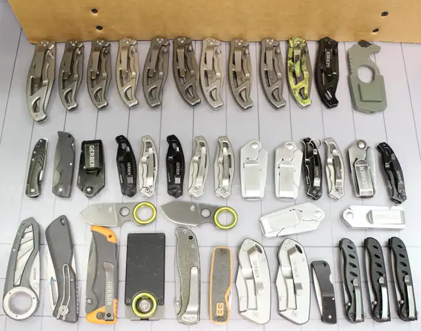 Approx. 6 lbs. of Assorted Gerber Knives/etc., #34038