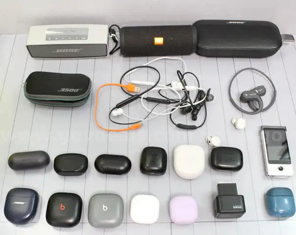 Approximately 6 lbs. of Brand-name Electronics, #34194