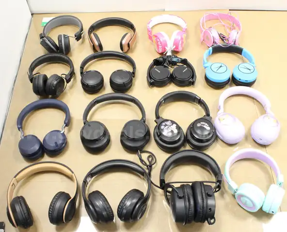 Approximately 6 lbs. of Assorted Electronics/Headphones, #34689