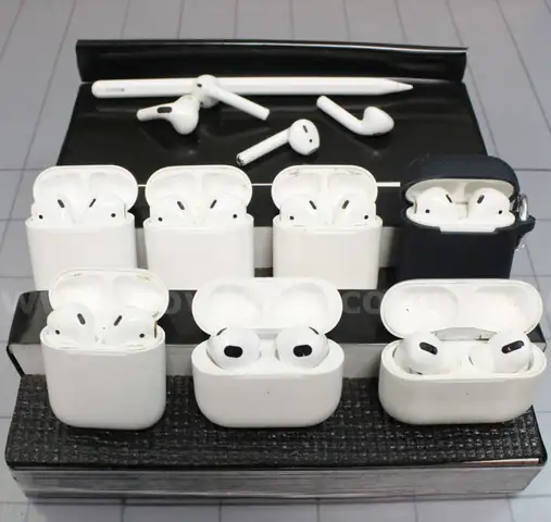 (7) Sets of Apple Air Pods/etc., Approx. 1 lb., #34232