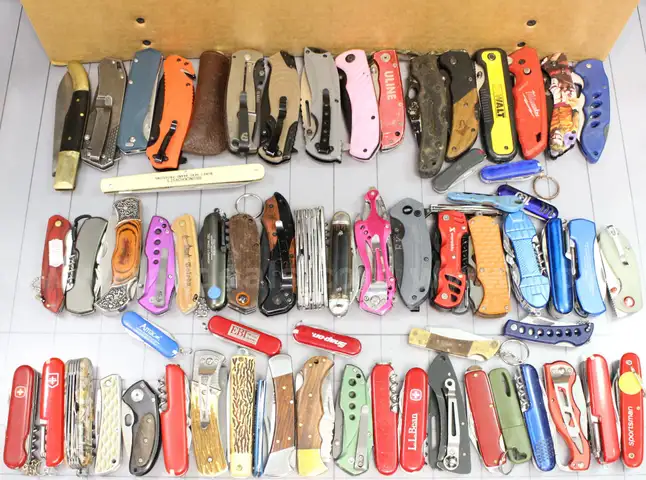 Approximately 12 lbs. of Assorted Knives, #34964