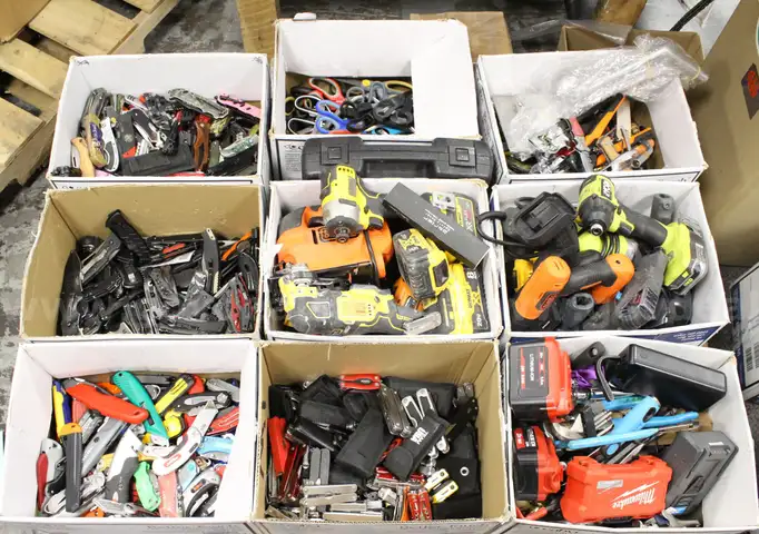 1 Skid of Assorted Knives/Multi-tools/Tools/Etc., #34797, **PICK UP ONLY** **SKID NOT INCLD**