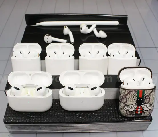 (7) Sets of Apple Air Pods/etc., Approx. 1 lb., #34234