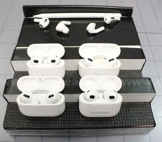 (4) Sets of Apple Air Pods/etc., Approximately 1 lb., #34239