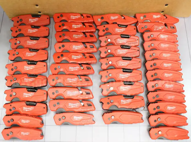 Approximately 11 lbs. of Assorted Box Cutters/Utility Knives, #34160