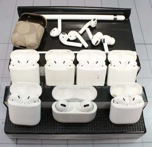 (7) Sets of Apple Air Pods/etc., Approximately 1 lb., #34603