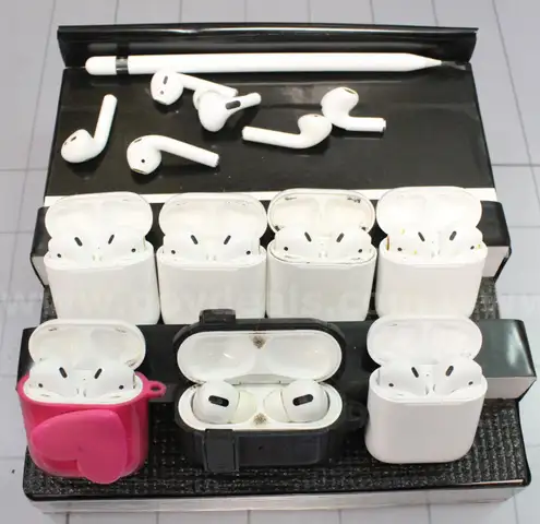 (7) Sets of Apple Air Pods/etc., Approximately 1 lb., #34604