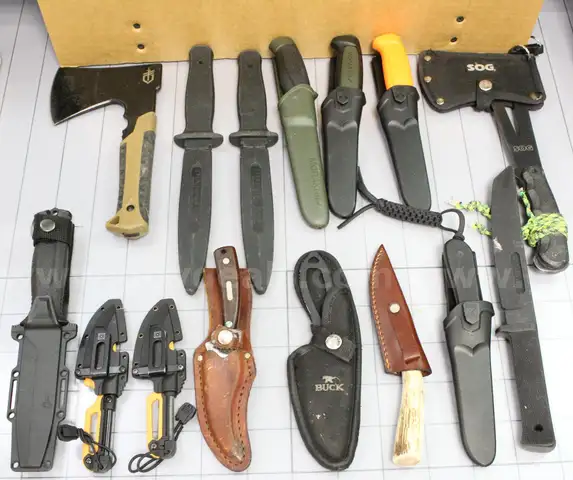 Approx. 6 lbs. of Assorted Brand-Name Fixed Blade Knives, #34427