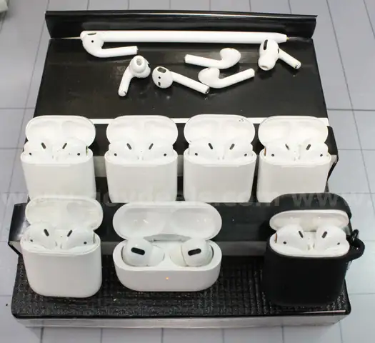 (7) Sets of Apple Air Pods/etc., Approximately 1 lb., #34609